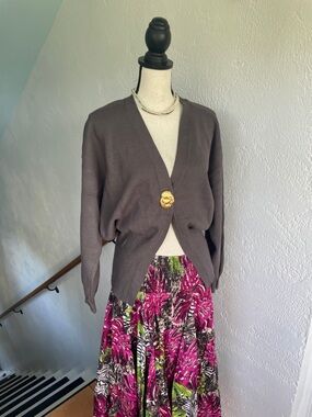 Commense Women’s Deep Gray Taupe V-Neck Button Sweater Cardigan NWT Large